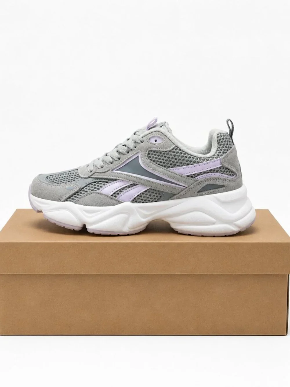 Reebok Royal Charge 30246WSIN Grey Purple Sneakers 8.5 Womens